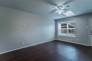 Photo #5: 21154734 Listing