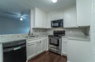 Photo #6: 21154734 Listing