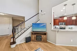 Photo #5: 21155248 Listing 