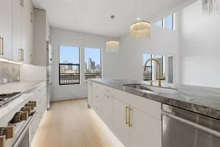 Photo #6: 21156415 Listing 