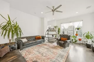 Photo #2: 21156664 Listing 