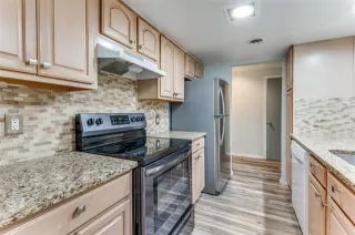 Photo #5: 21156800 Listing 