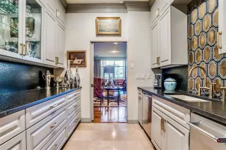 Photo #4: 21157561 Listing 