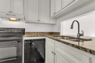 Photo #2: 21157618 Listing 