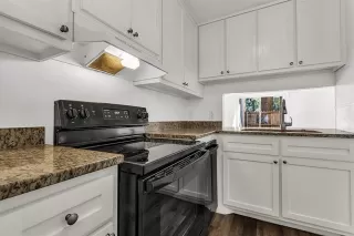 Photo #4: 21157618 Listing 