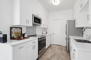 Photo #4: 21157621 Listing 