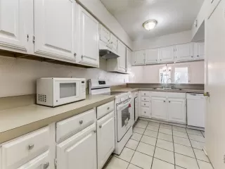 Photo #6: 21158006 Listing