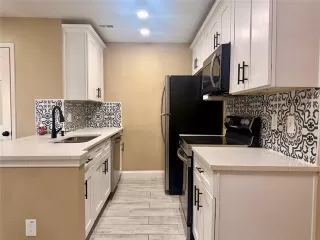 Photo #2: 21158127 Listing 