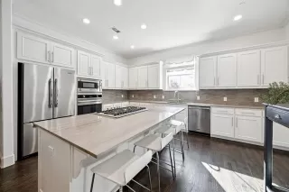 Photo #4: 21158468 Listing