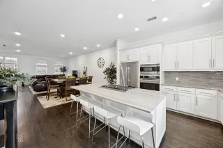 Photo #6: 21158468 Listing