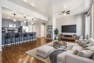 Photo #2: 21158561 Listing 