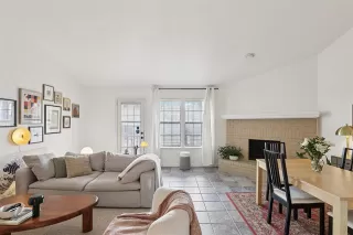 Photo #5: 21158739 Listing 