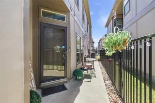 Photo #2: 21158951 Listing 