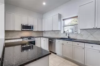 Photo #3: 21159761 Listing