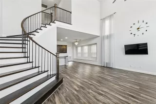 Photo #5: 21160251 Listing