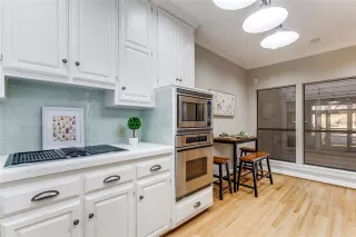 Photo #5: 21160318 Listing 