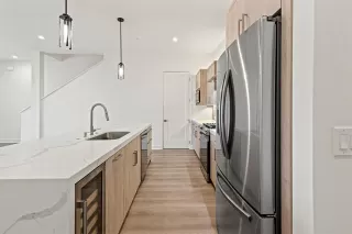 Photo #5: 21160415 Listing