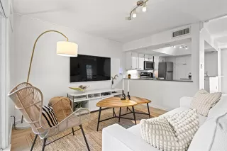 Photo #2: 21160809 Listing 