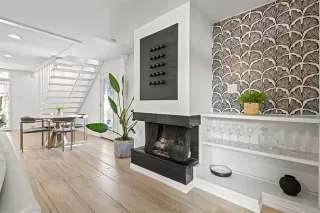 Photo #6: 21160809 Listing 