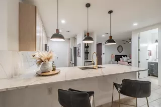 Photo #6: 21160901 Listing 