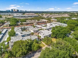 Photo #5: 21161427 Listing