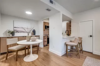 Photo #3: 21161682 Listing