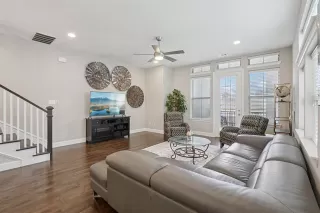 Photo #3: 21161736 Listing