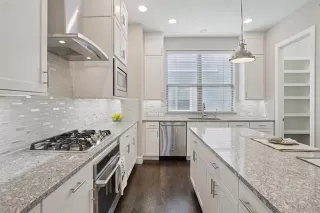 Photo #5: 21161736 Listing