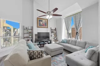 Photo #3: 21162054 Listing