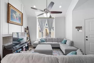 Photo #4: 21162054 Listing