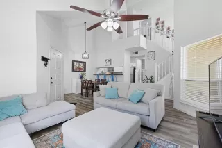 Photo #6: 21162054 Listing