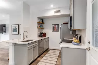 Photo #6: 21162136 Listing 