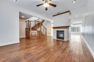 Photo #2: 21162383 Listing