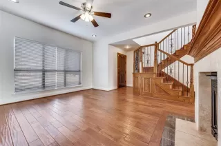 Photo #3: 21162383 Listing