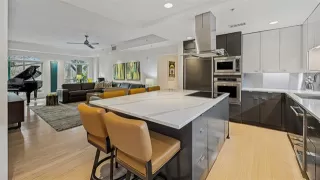 Photo #2: 21162677 Listing 