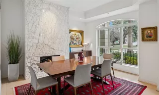 Photo #4: 21162677 Listing 