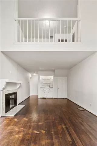 Photo #3: 21162879 Listing