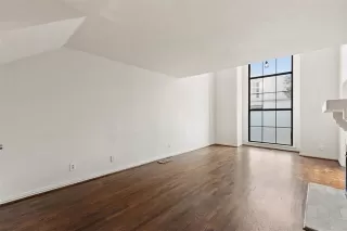 Photo #4: 21162879 Listing