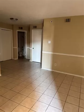 Photo #4: 21163144 Listing