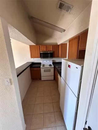 Photo #5: 21163160 Listing 