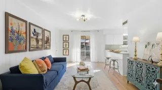 Photo #2: 21163748 Listing 