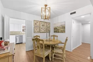 Photo #5: 21163748 Listing 