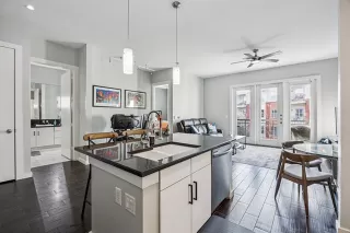 Photo #5: 21163860 Listing 