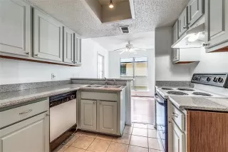 Photo #5: 21164132 Listing 