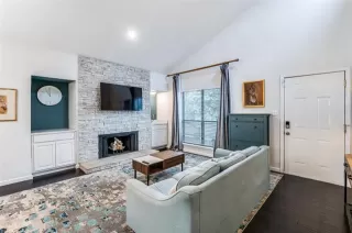 Photo #4: 21164323 Listing