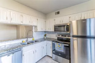 Photo #6: 21164533 Listing