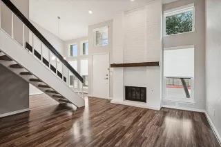 Photo #5: 21164642 Listing