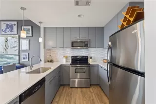 Photo #4: 21164846 Listing