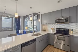 Photo #5: 21164846 Listing