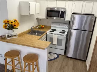 Photo #2: 21165336 Listing 